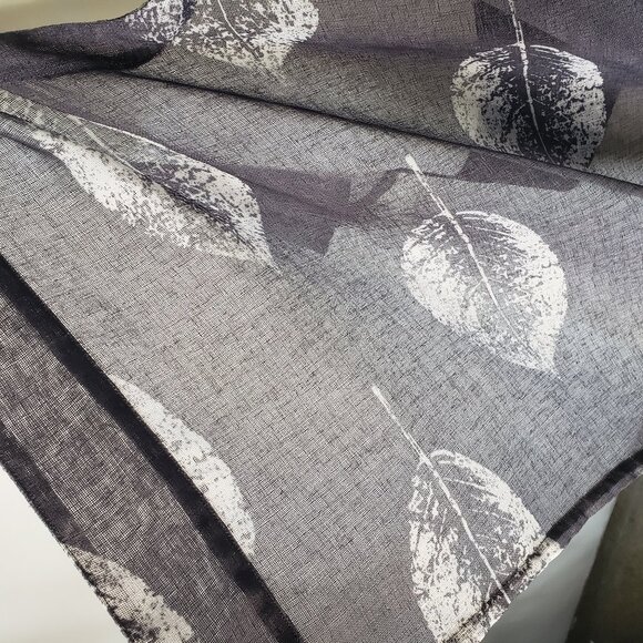 Gorgeous Grey + White Screen Printed Leaf on Linen Look Woven Fabric Vest - Picture 12 of 16